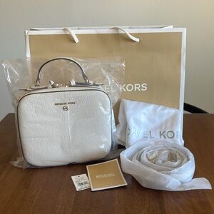 Michael kors box crossbody